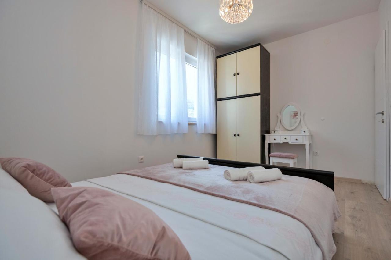 Luxury Apartment Makarska 2Min From Beach מראה חיצוני תמונה